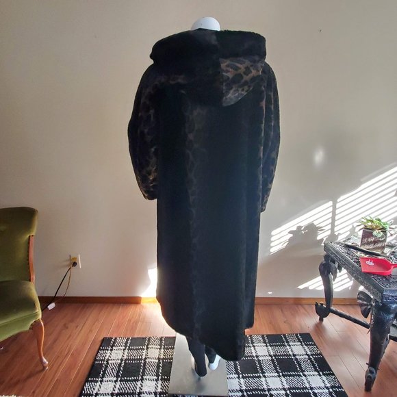 Fabulous Faux Fur Coat - Picture 2 of 17